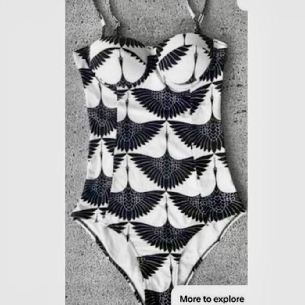 🔥🔥😞CUPSHE gorgeous swan pattered one piece with underwire with padded cups🔥🔥NWOT